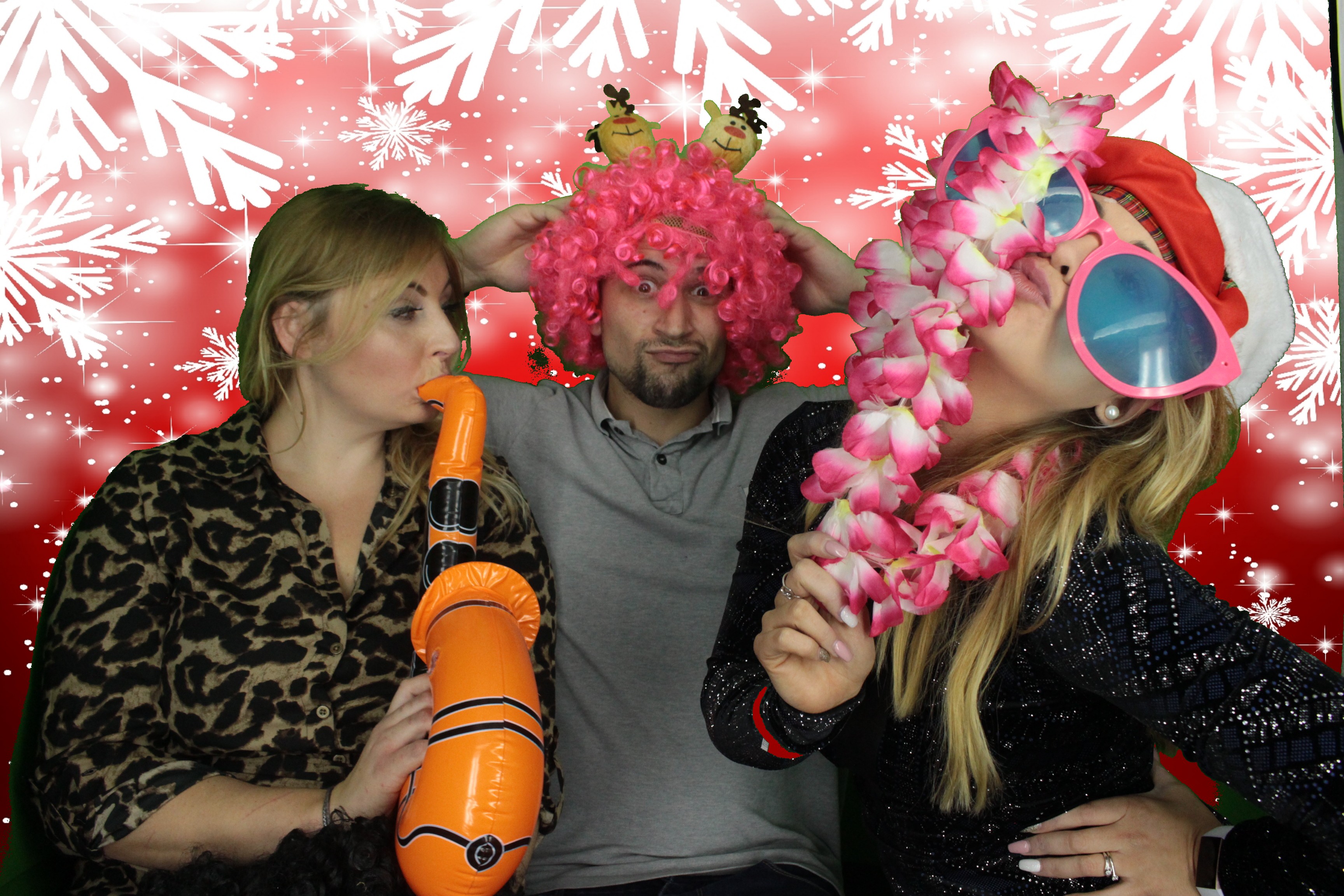 One Line Christmas Party | View more photos from the event at gallery.myphotoboothexperience.co.uk/u/MyPhotoBoothExperienceLtd/One-Line-Christmas-Party